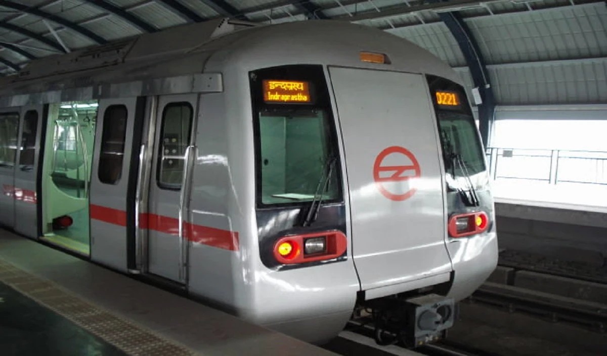 Delhi Metro की रेड लाइन पर 'तार चुराने की कोशिश' के कारण सेवाएं हुई प्रभावित- DMRC