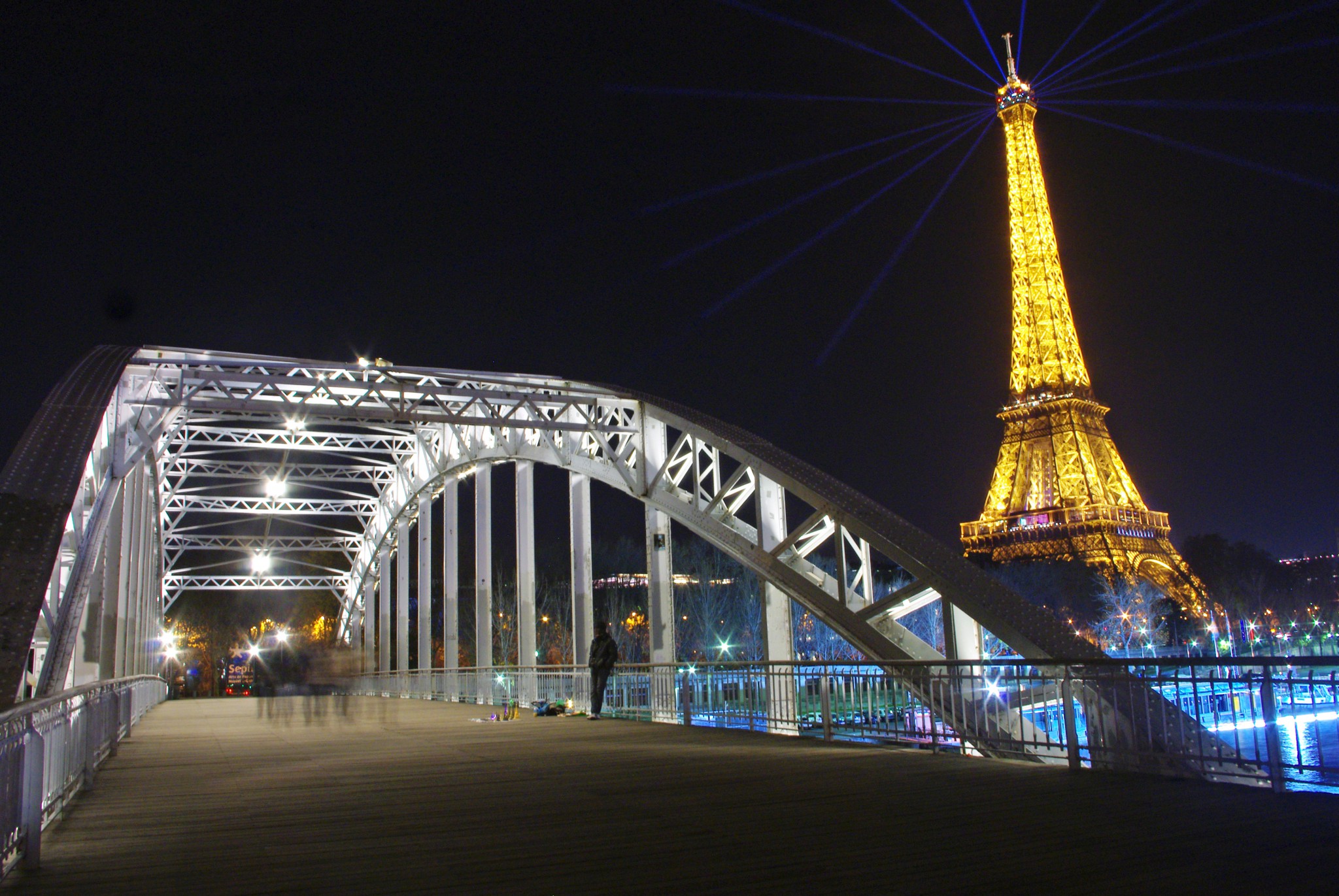 Eiffel Tower: जानिए एफिल टावर की दिलचस्प कहानी